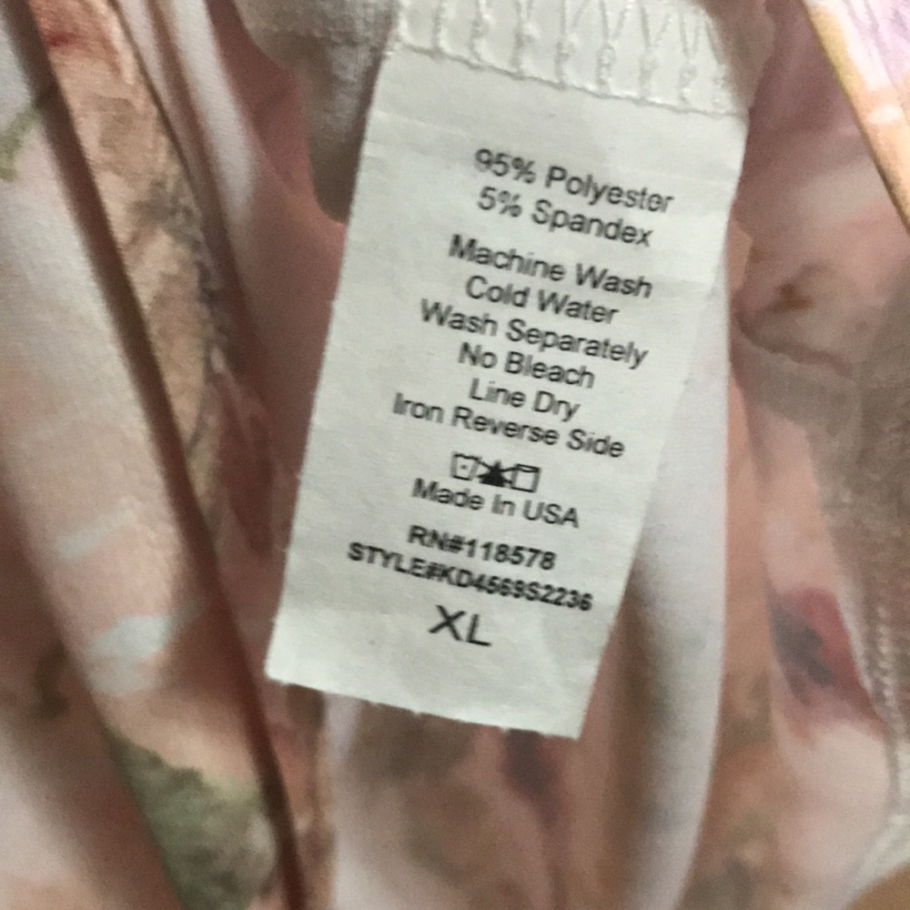 Floral V-Neck Women’s Dress Size XL - Picture 11 of 14